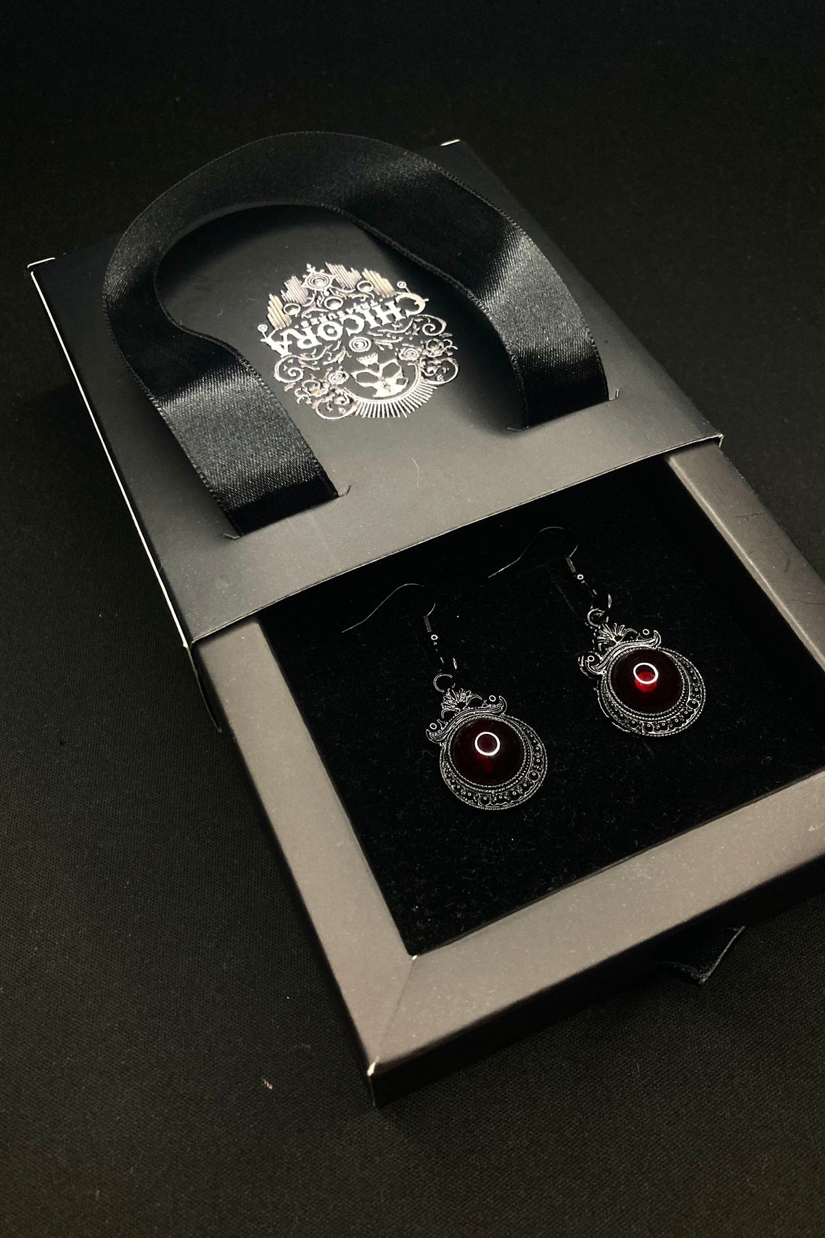 Crimson Orbs Küpe