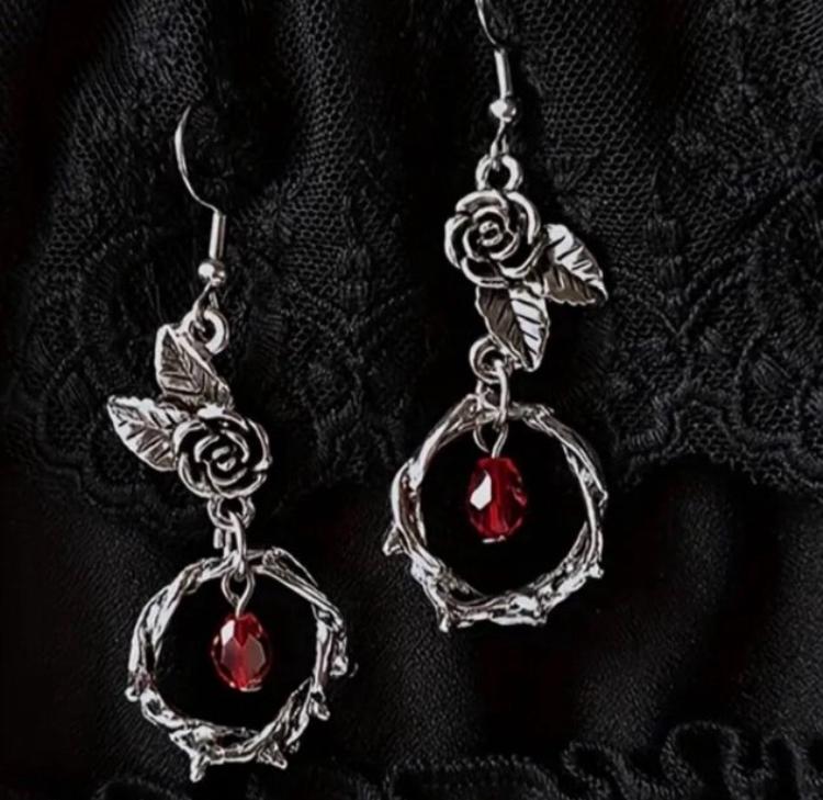 Blood Moon Küpe