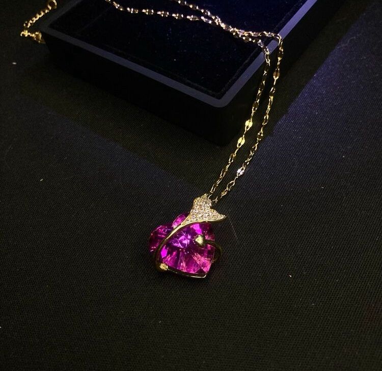 Pembe Kalp ve Kuyruk Detaylı Çelik Kolye